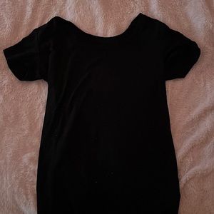 plain black t shirt